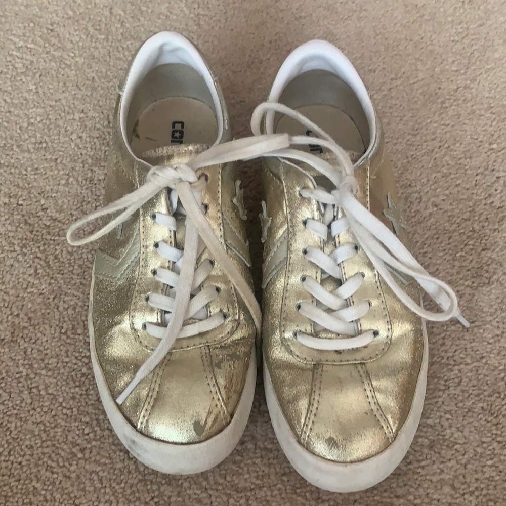 Gold converse